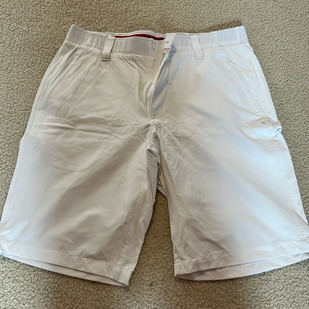 White NWOT underarmour golf shorts